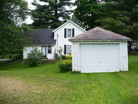 3rd image of 204 S Eaton Ave