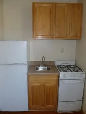 Rented by Robyn Lee, LREB | media 13