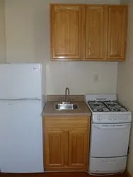 Rented by Robyn Lee, LREB