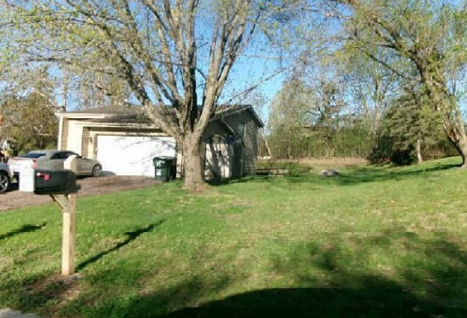 2nd image of 4651 Beacon Hill Rd