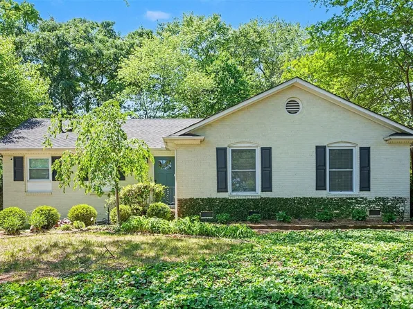 1800 Emerywood Dr, Charlotte, NC 28210