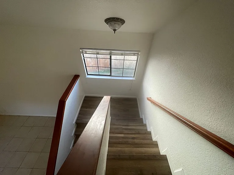 581 Ledwith Ct — Photo 9