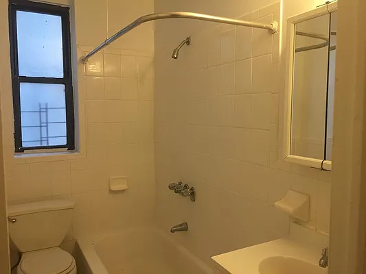 Rented by Roberto Guilbet, LREB | media 22