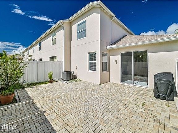 4th image of 3613 Pine Oak Cir