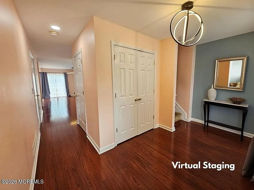 4 bed, 2.5 bath, 1868 sqft, $4,000 — Photo 2