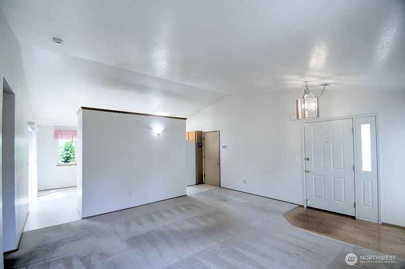 5th image of 2725 27th Avenue SW