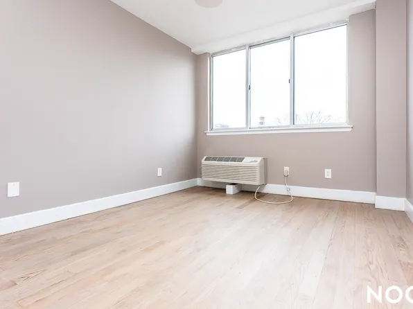 756 Myrtle Avenue image 2 of 21