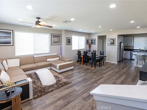 3rd image of 5786 Acacia Ln