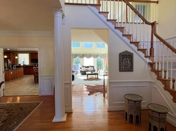 5134 1st Rd, Fairfax, VA 22030
