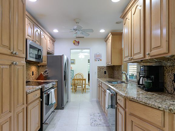5th image of 208 Gleneagles Drive