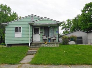 2320 Beechwood Dr, Flint, MI 48506