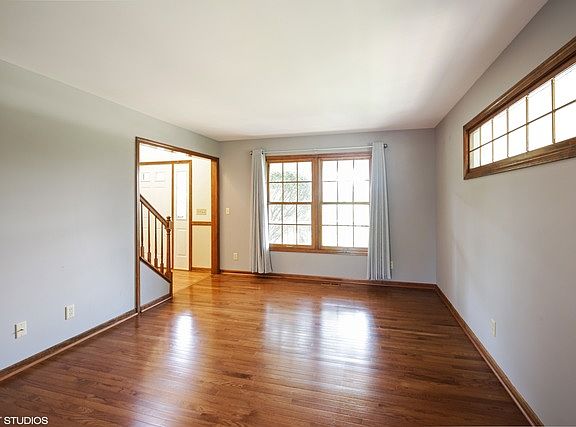 2nd image of 6N606 Somerset Dr