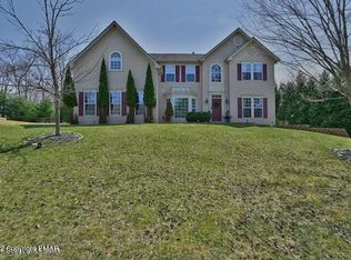 252 Daffodil Dr, East Stroudsburg, PA 18301