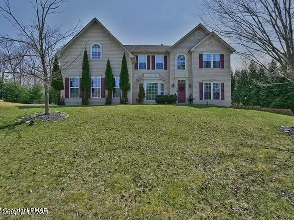 252 Daffodil Dr, East Stroudsburg, PA 18301