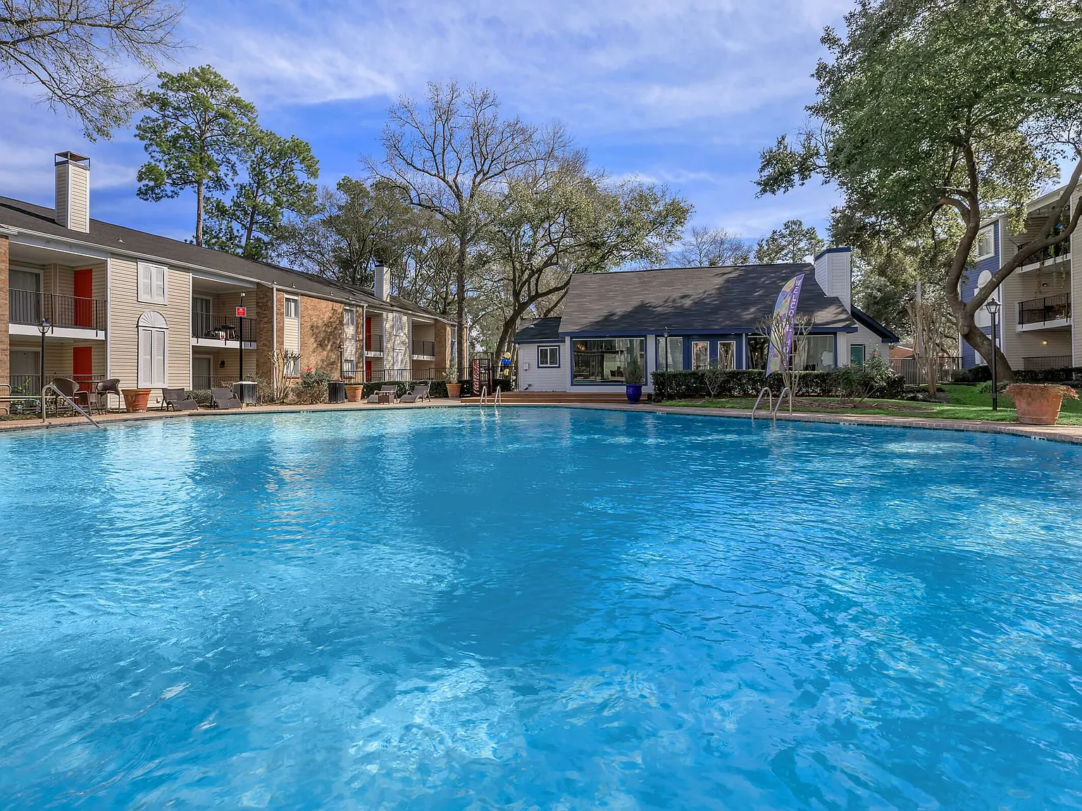 The 910 Apartments — Photo 2