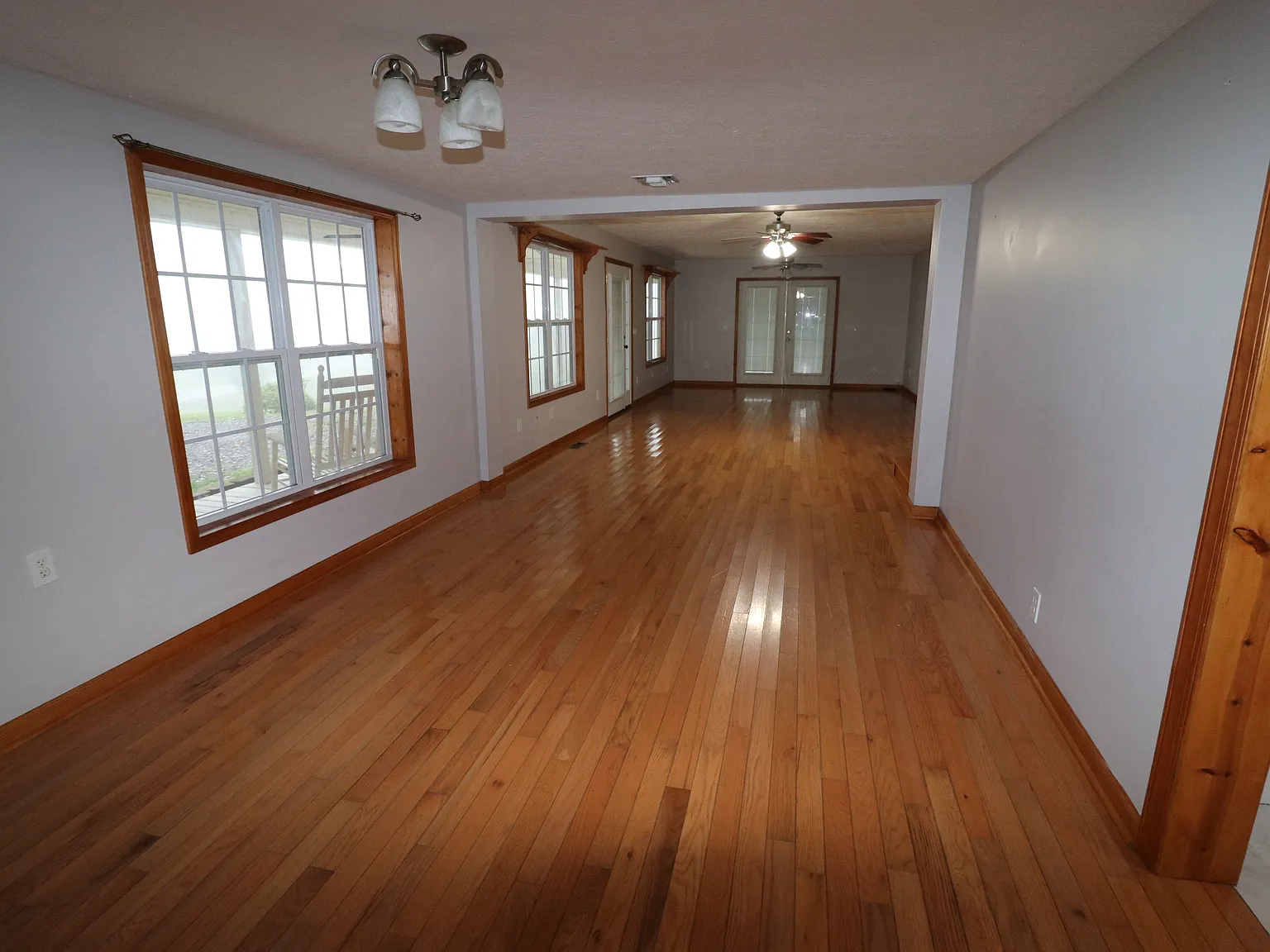 4 bed, 2188 sqft, $2,650 — Photo 3