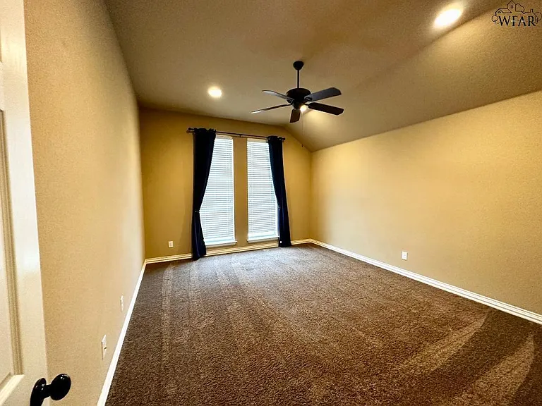 5011 Caden Ln — Photo 3