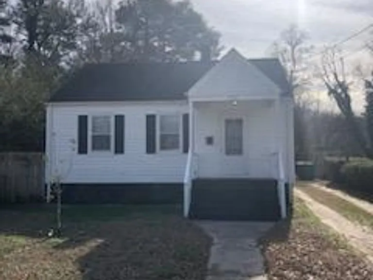 2310 Richmond Ave — Photo 1