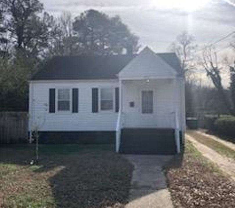 1st image of 2310 Richmond Ave