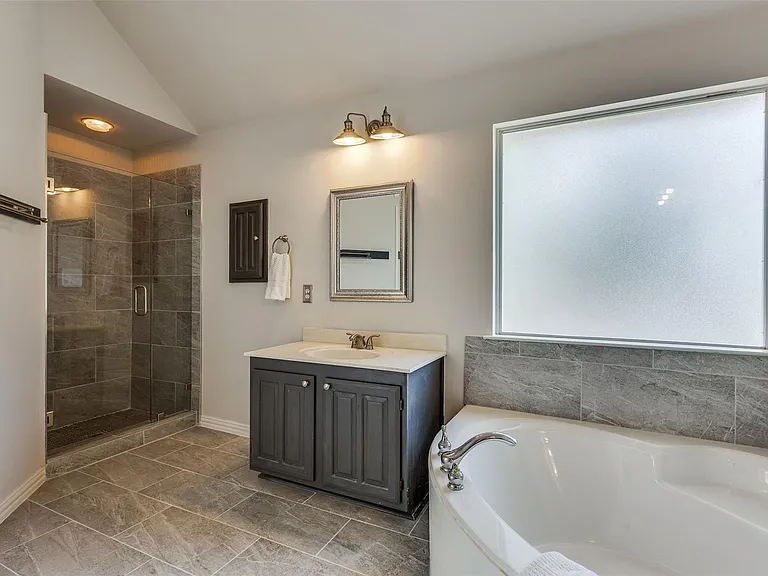 5901 Norfolk Ln — Photo 25