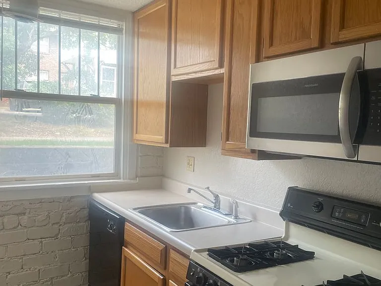 3519 University Ave #103 — Photo 18