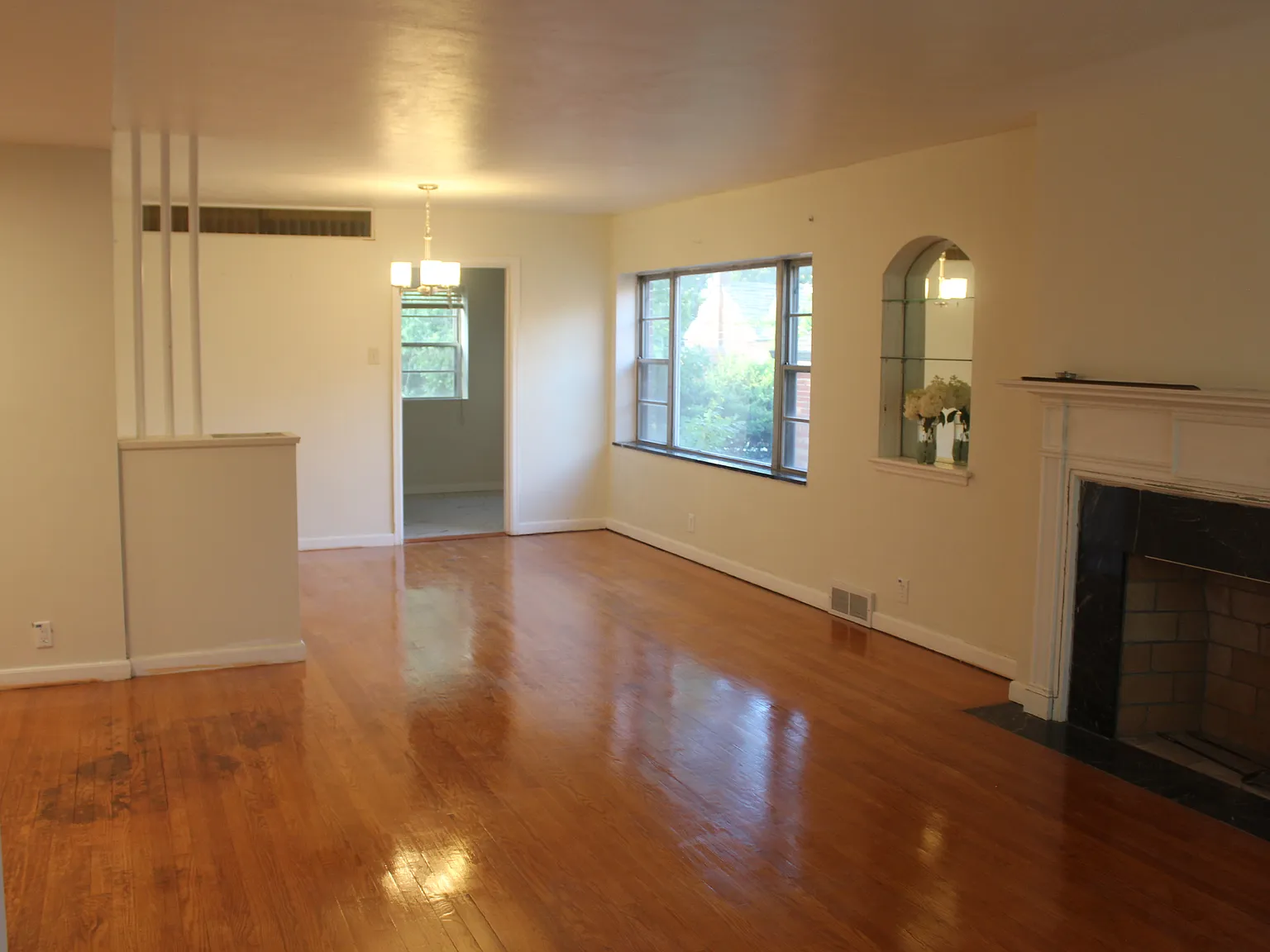 2 bed, 1400 sqft, $1,400 — Photo 4