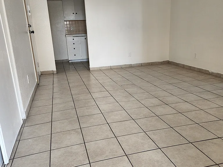 1709 E Anaheim St — Photo 2