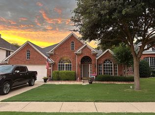 420 Laura Ln, Grand Prairie, TX 75052