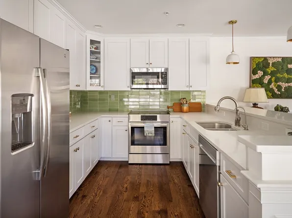42 Pleasant St Unit 14, Stoneham, MA 02180