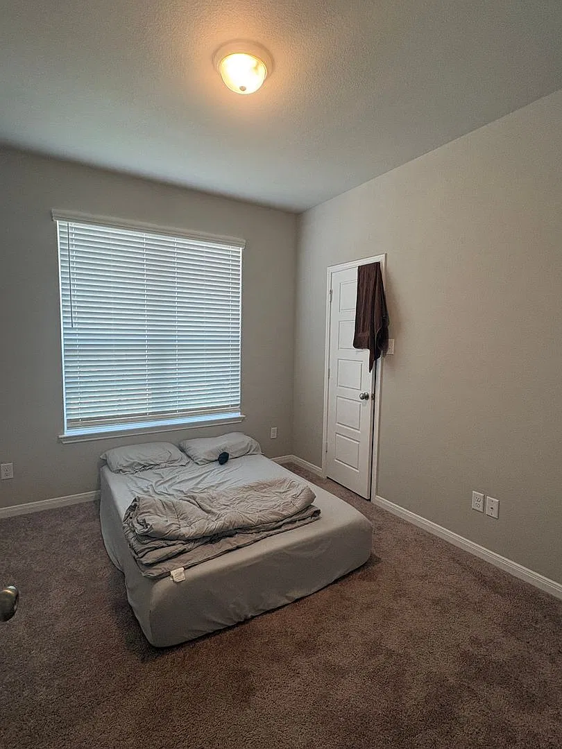 3 bedroom in Yowell Ranch — Photo 3