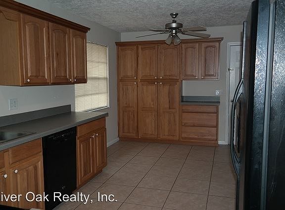 3rd image of 501 Cody Dr