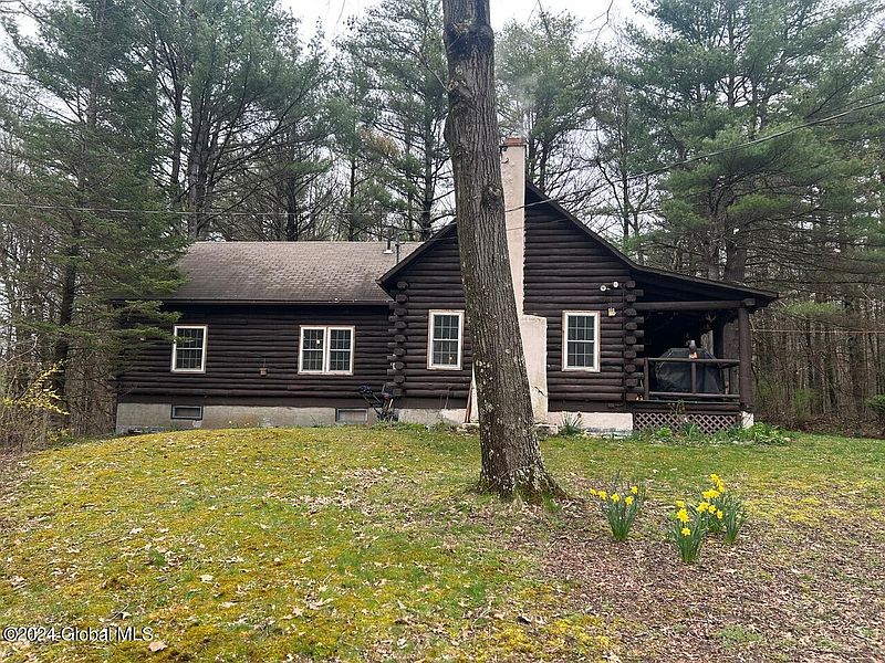 4th image of 479 Nassau Averill Park Road