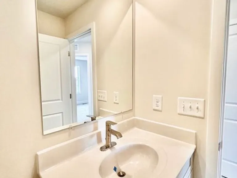 2208 Rodgers Dr — Photo 22