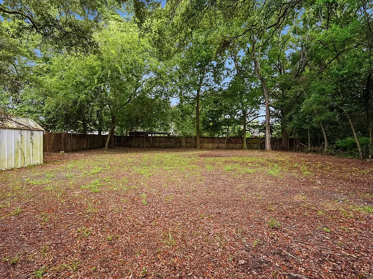 310A Redwood Ave — Photo 21
