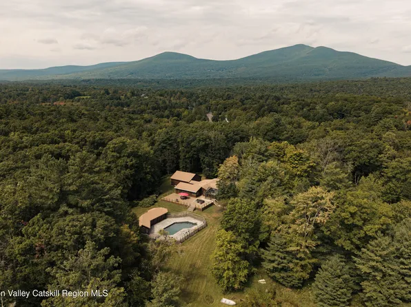 1205 County Road 2, Olivebridge, NY 12461