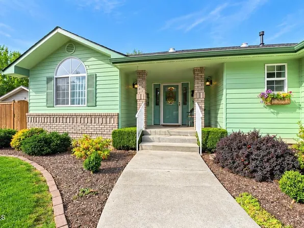 2707 E Thomas Hill Dr, Coeur D Alene, ID 83815