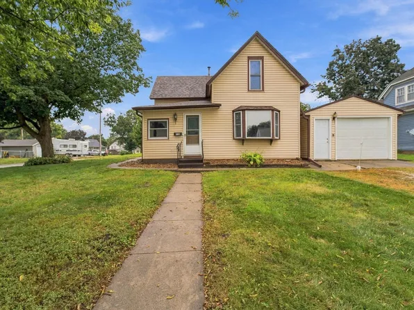 602 8th St, Nevada, IA 50201