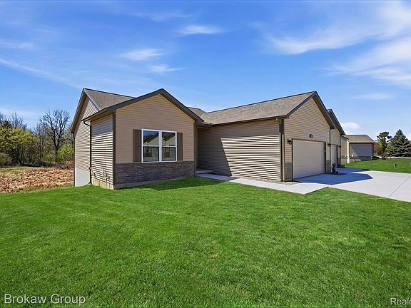 2nd image of 3365 Meadowridge Ct