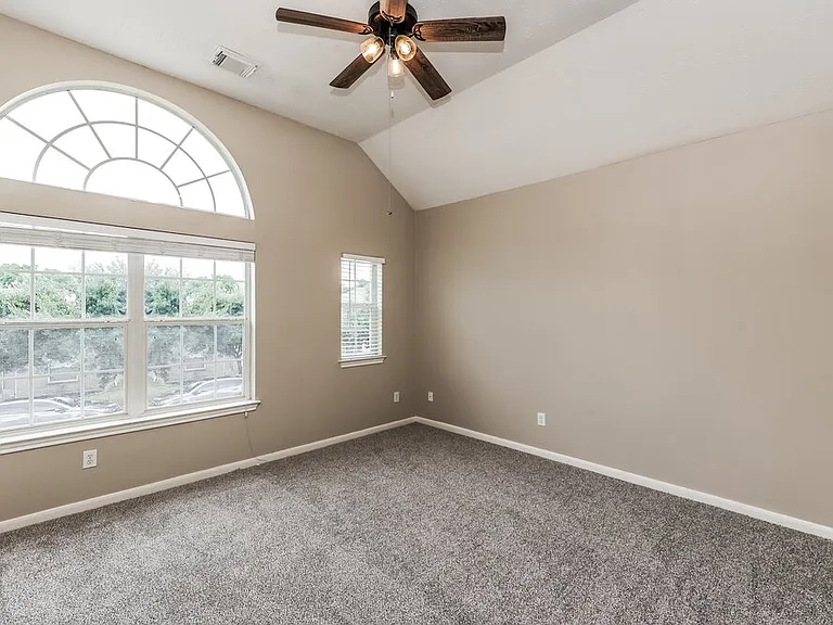 814 Forest Ivy Ln — Photo 11