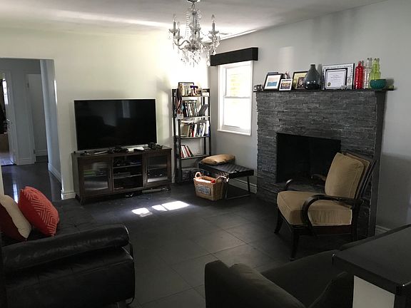 4th image of 926 Strickland Blvd