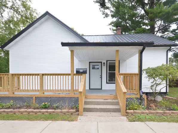 606 Indiana St, Walkerton, IN 46574