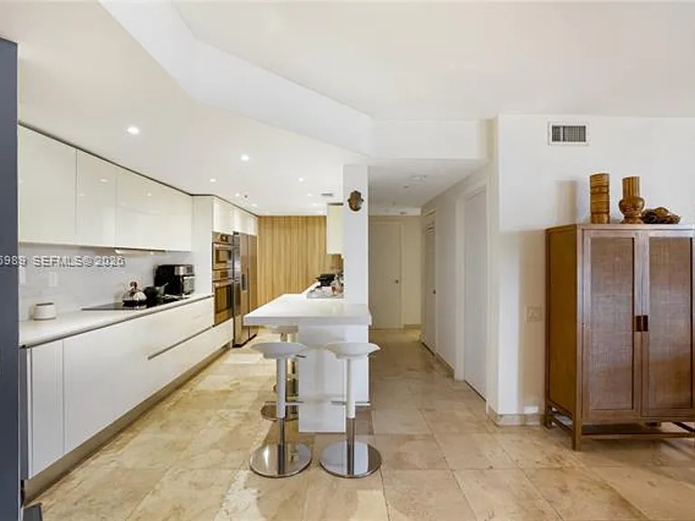 701 Brickell Key Blvd #512 — Photo 4
