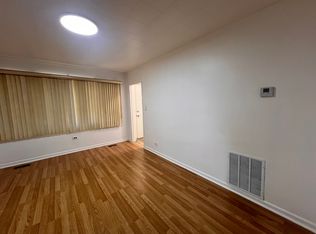 3741 S Union Ave #1F, Chicago, IL 60609