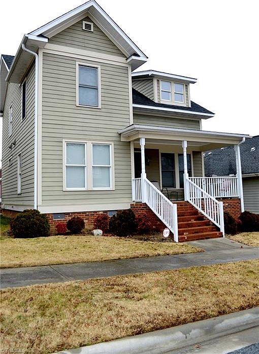 1st image of 810 Green Oaks St