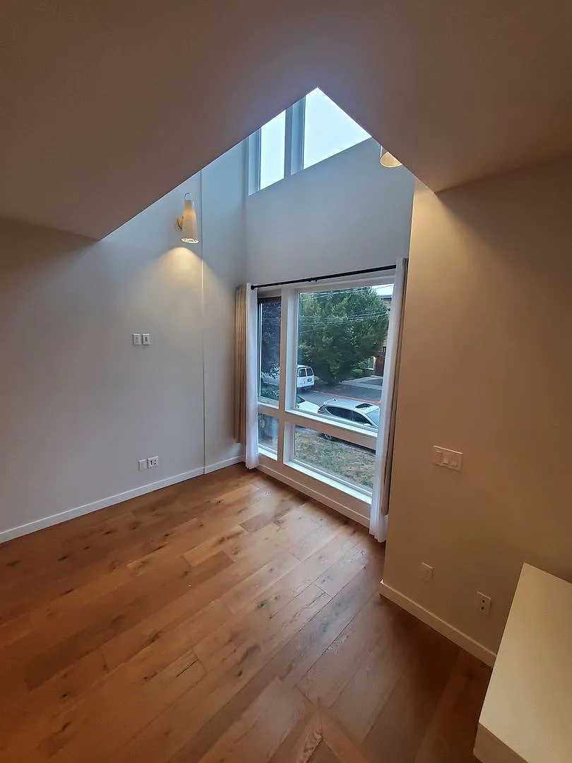 Modern 2 Bed Ballard Townhome with Rooftop Views and 1 month in Rent Credit — Photo 3