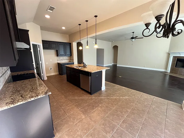 3826 Hyde Park Dr — Photo 17