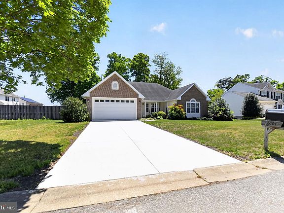 2nd image of 2604 Meadowsweet Dr
