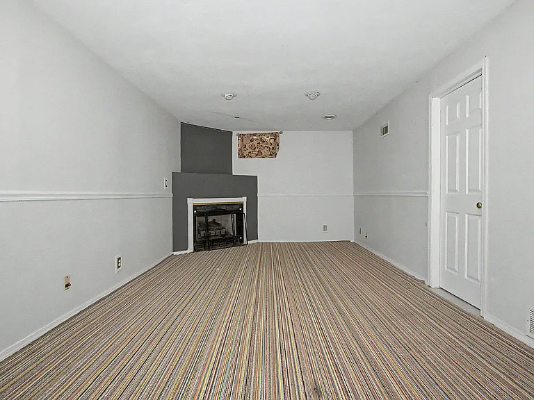 1004 Doral Dr — Photo 17