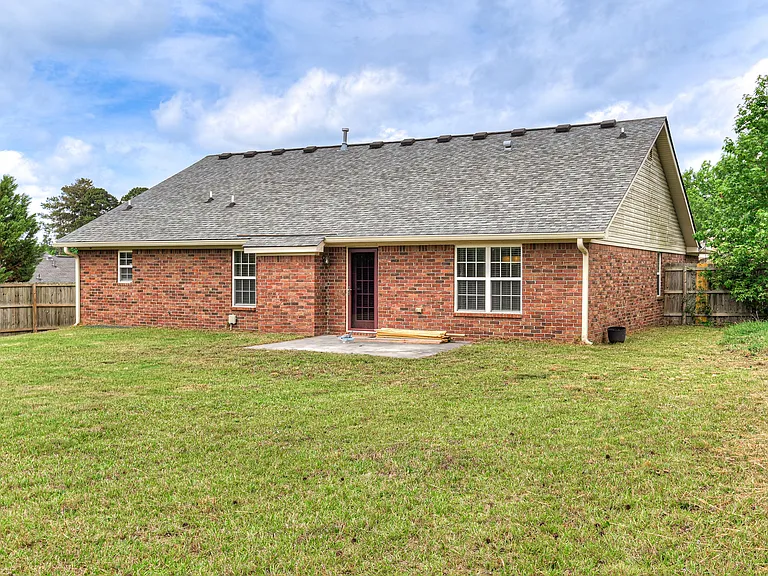 4452 Country Glen Cir — Photo 32