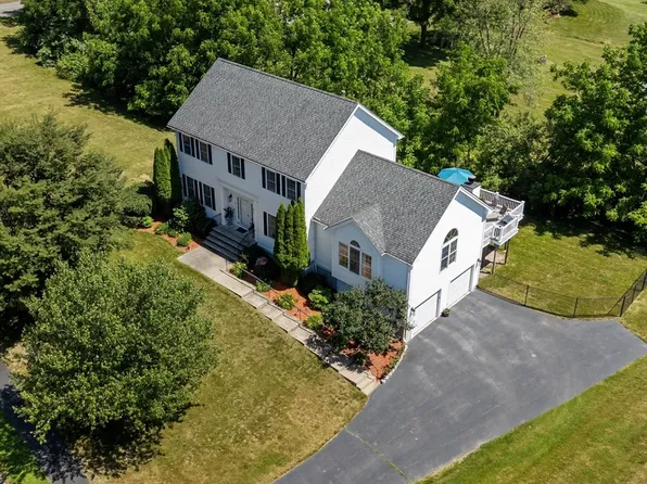 8 Mill River Ln, Rowley, MA 01969